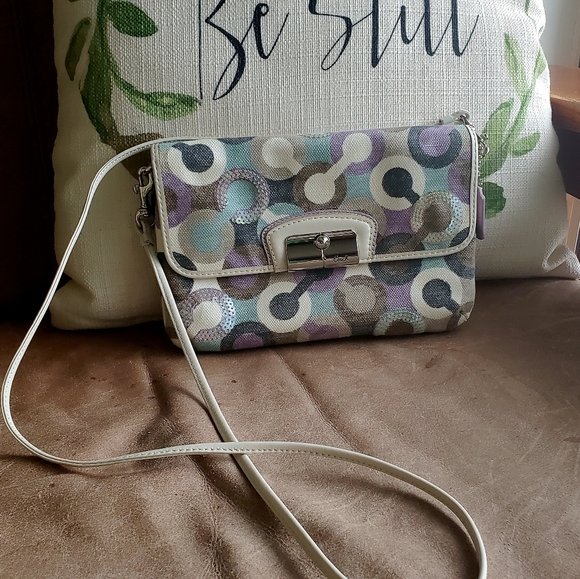 SOLD Coach Kristen Op Art Crossbody - Picture 2 of 10